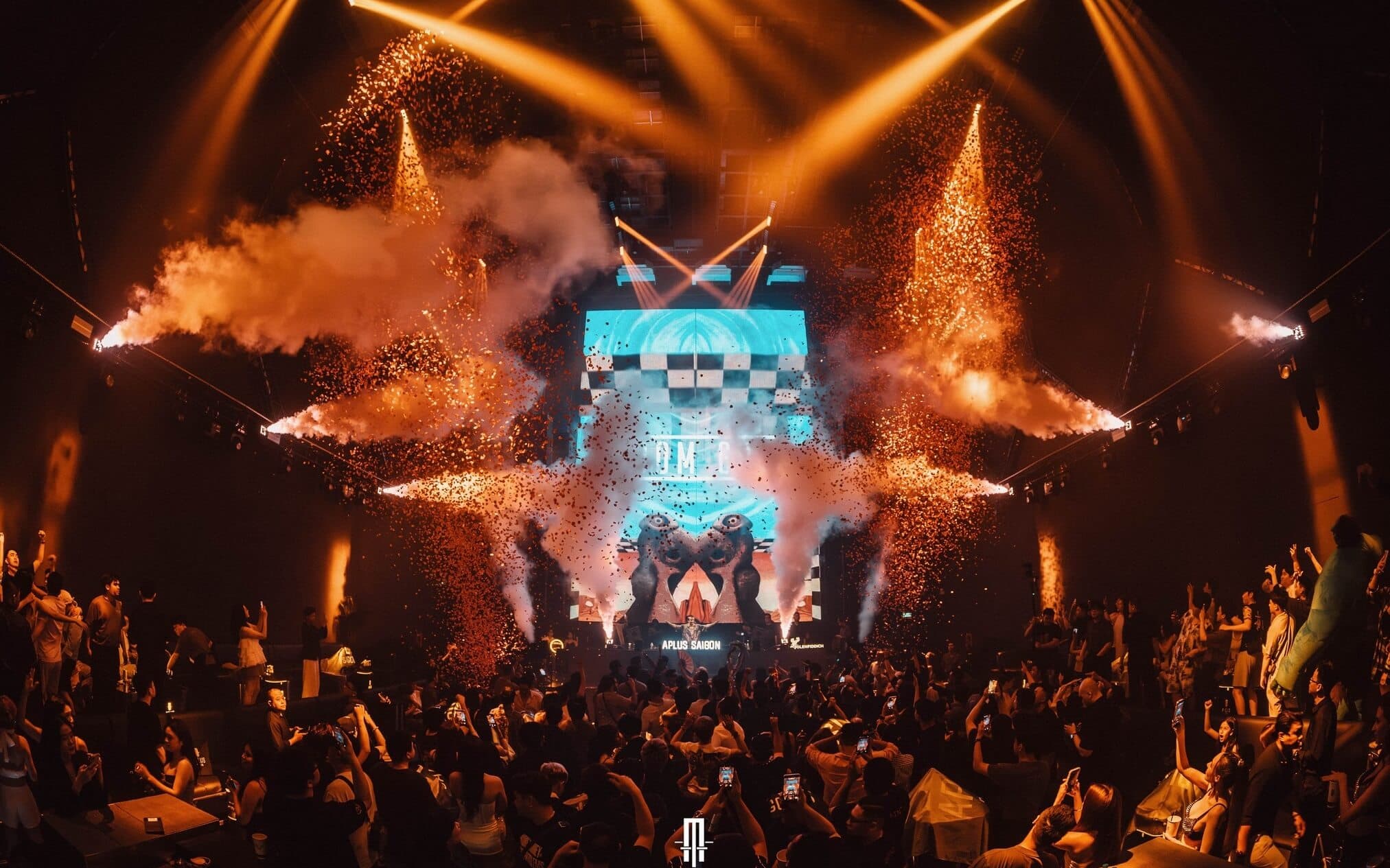 APLUS SAIGON nightclub stage District 1